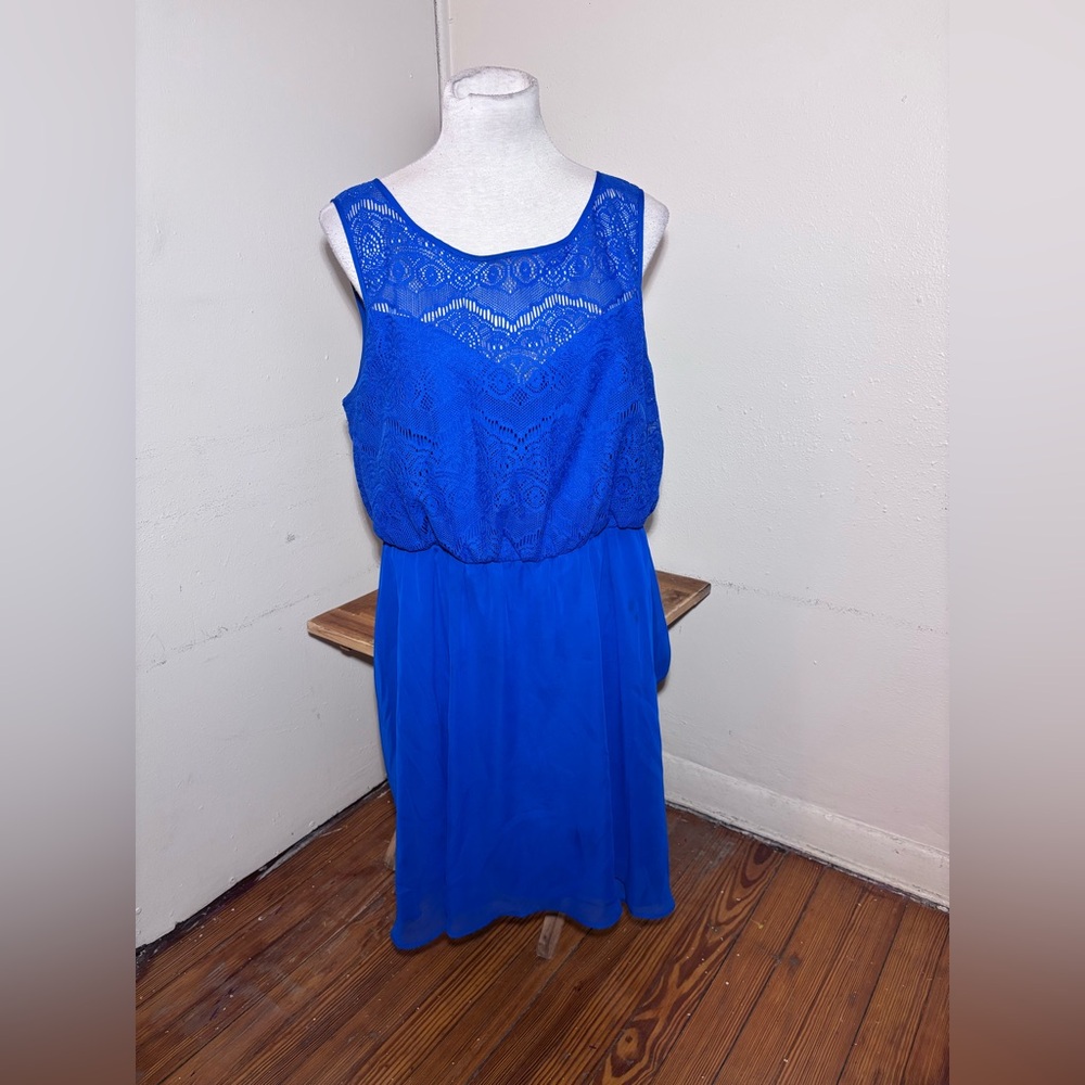 Bisou Bisou Lace Dress